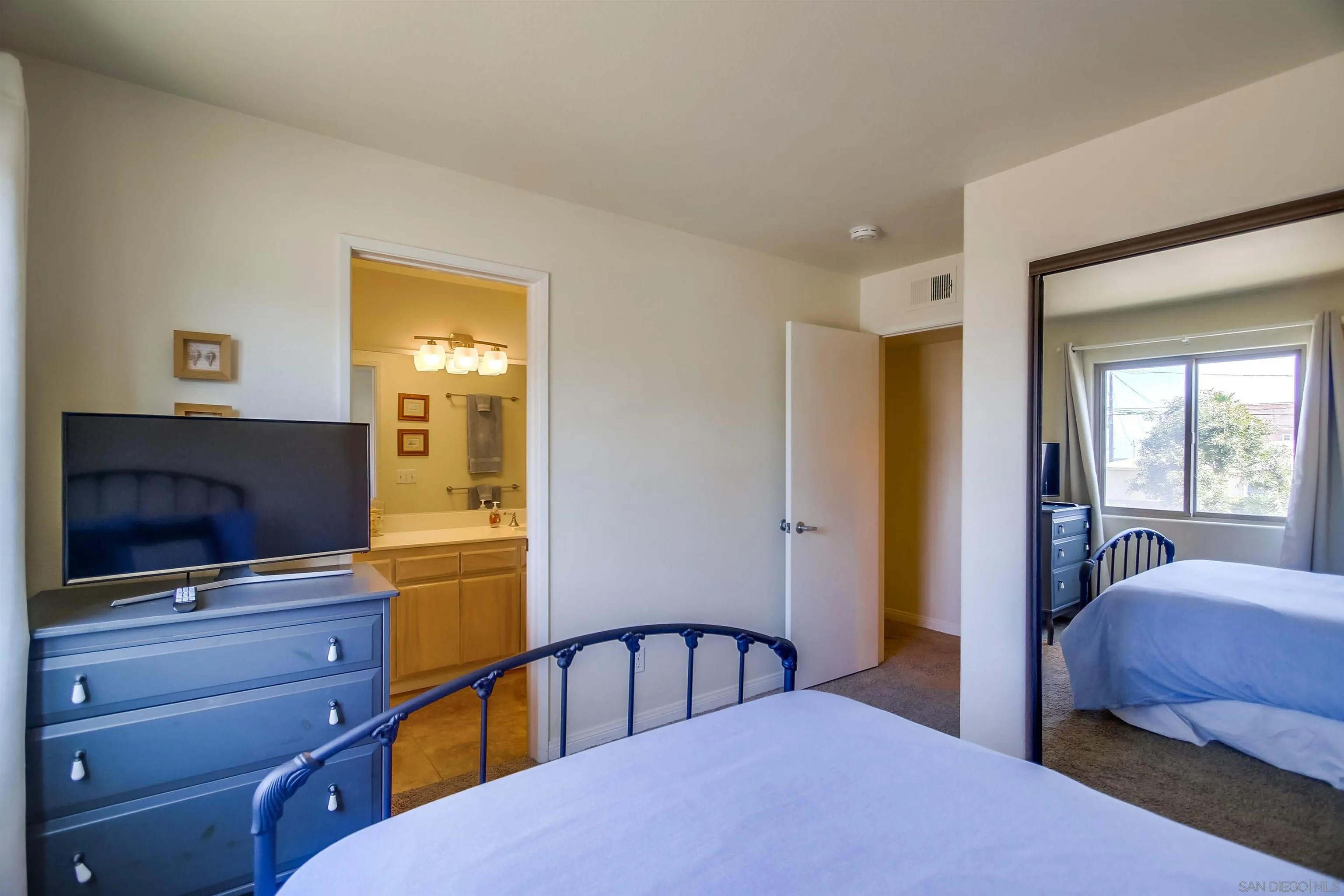 803 El Carmel Pl.