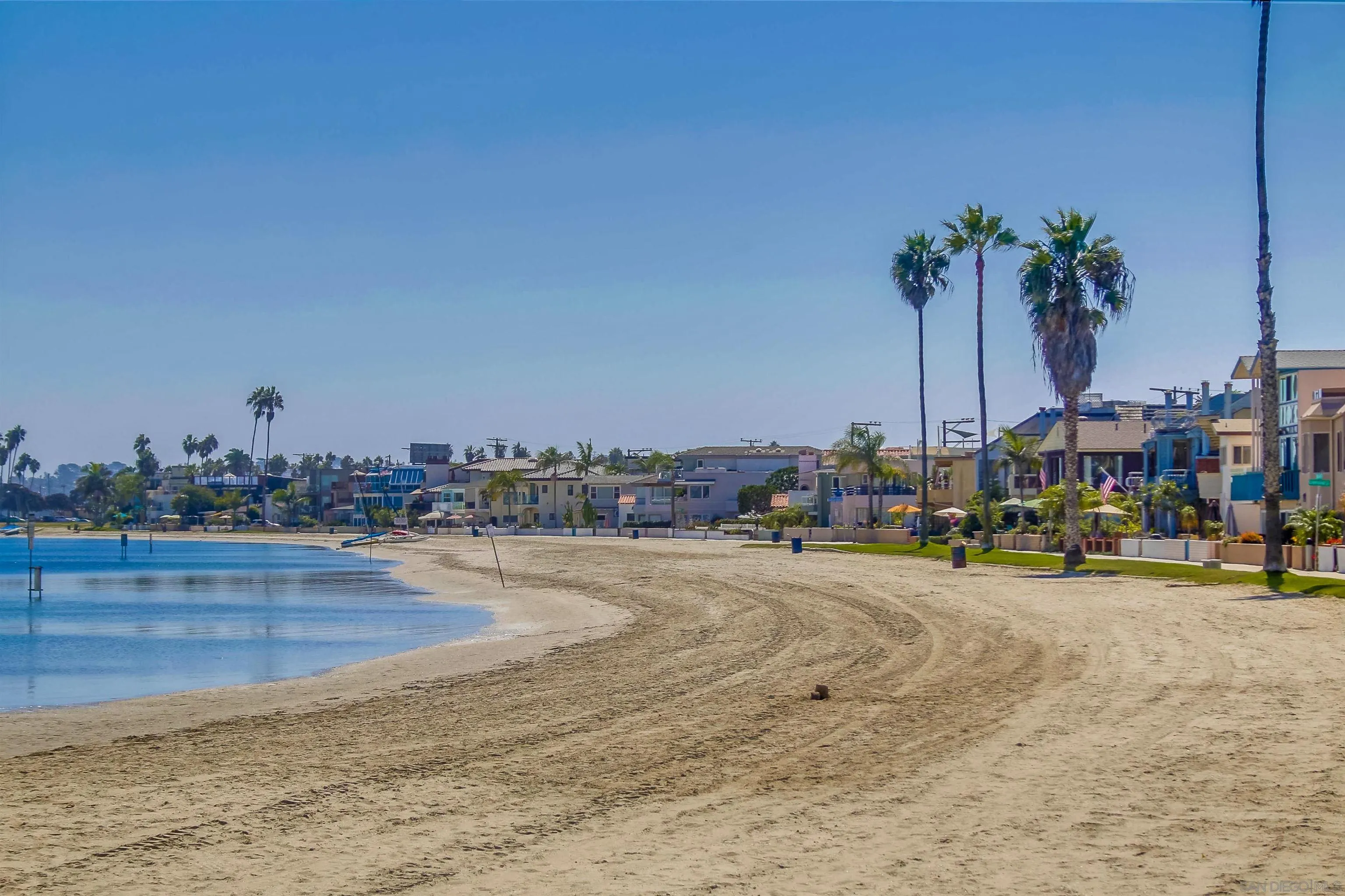 803 El Carmel Pl.