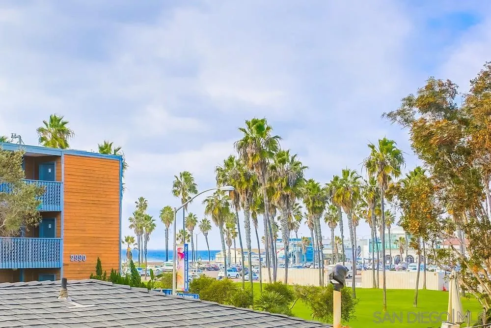 808 Ensenada Ct