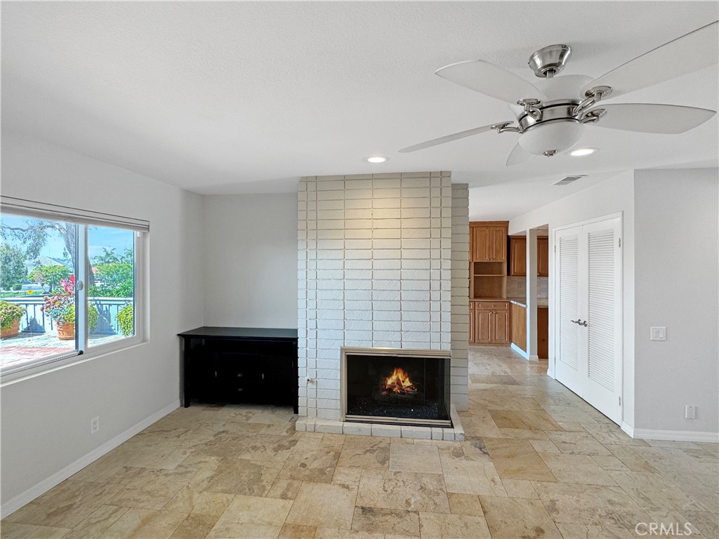 33425 Spinnaker Drive N