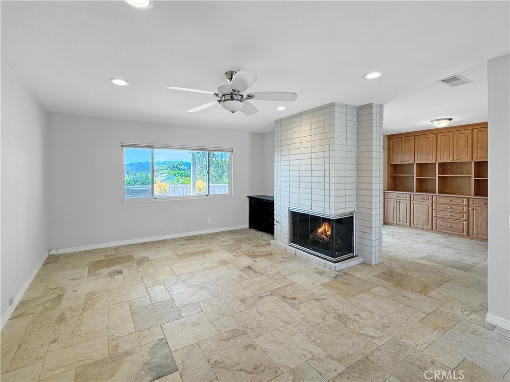 33425 Spinnaker Drive N