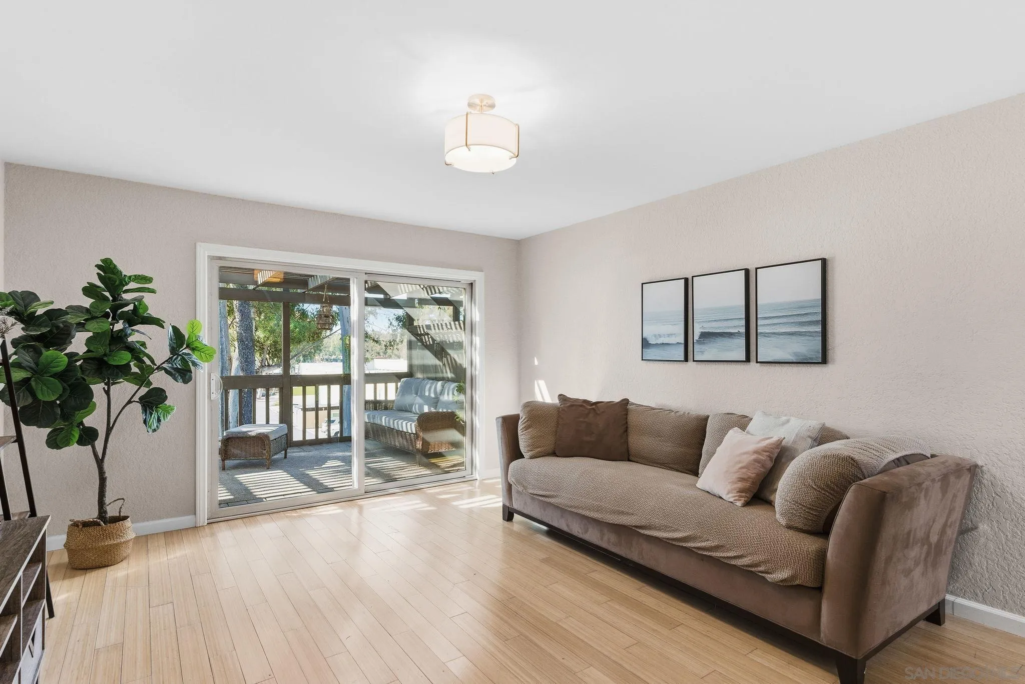 10251 Caminito Surabaya