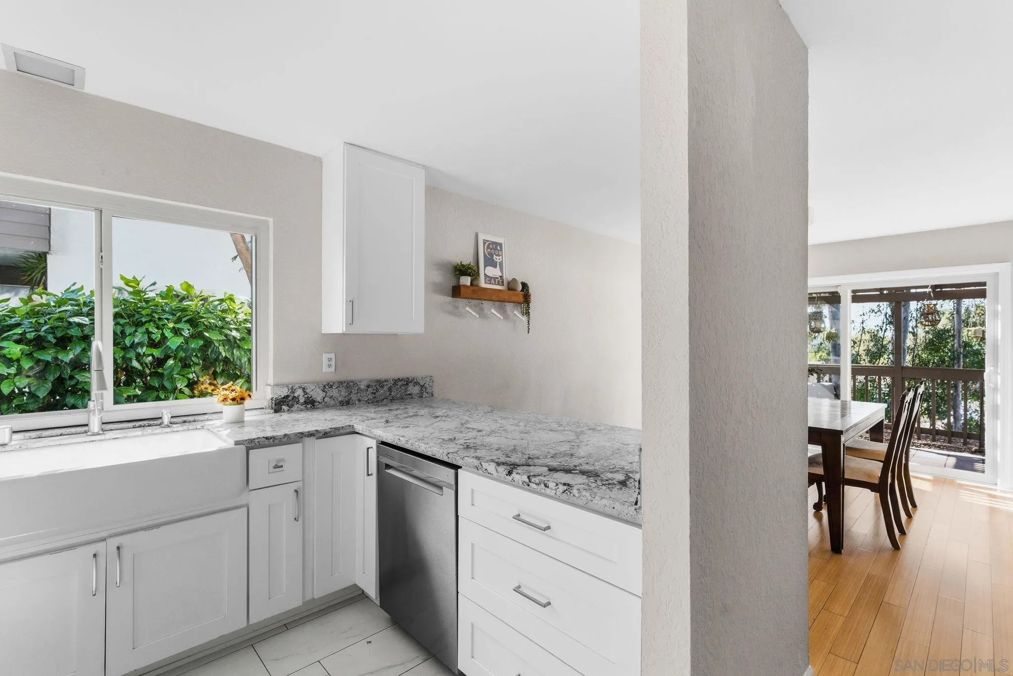 10251 Caminito Surabaya