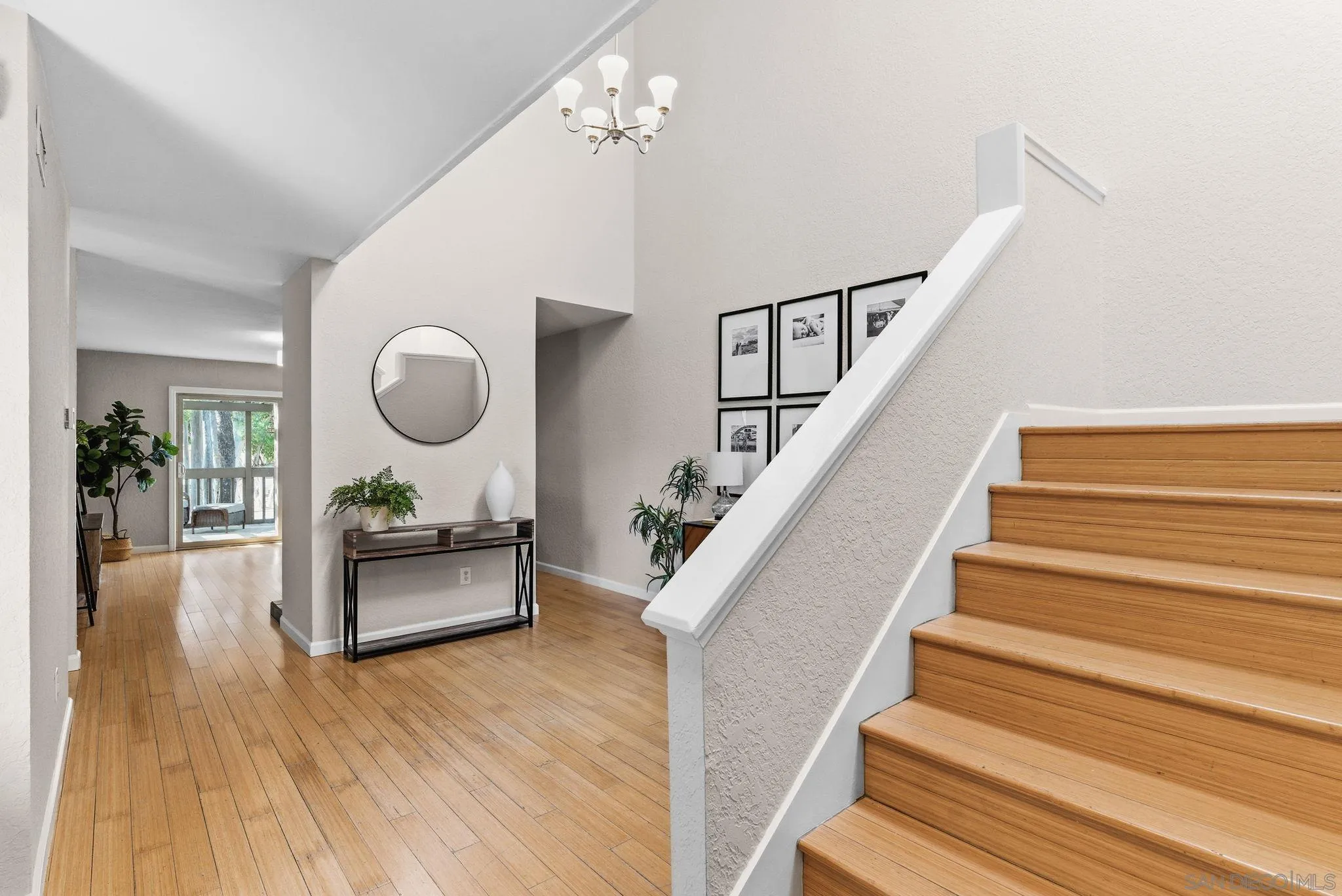 10251 Caminito Surabaya