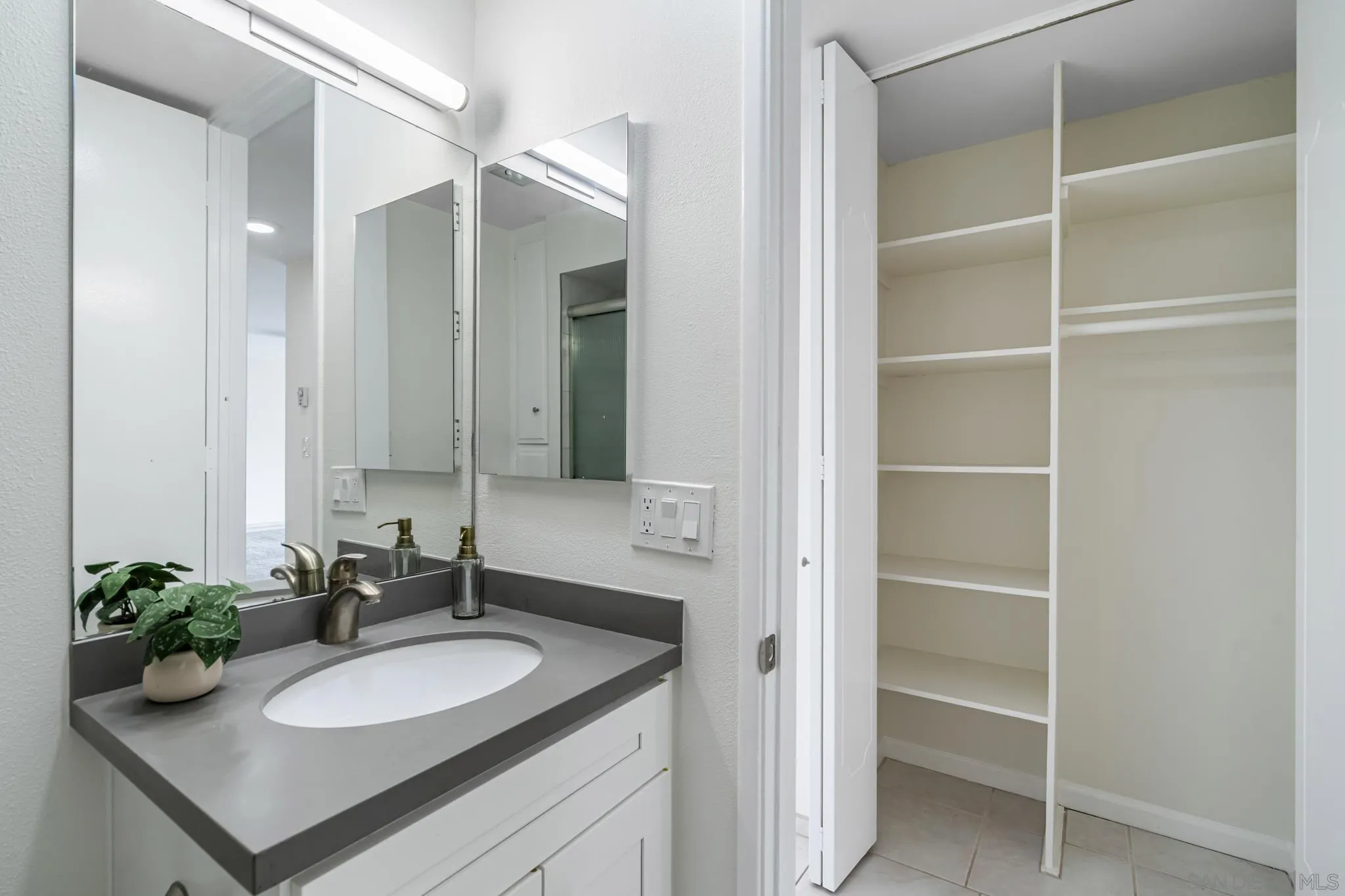 6455 La Jolla Blvd Unit: 302