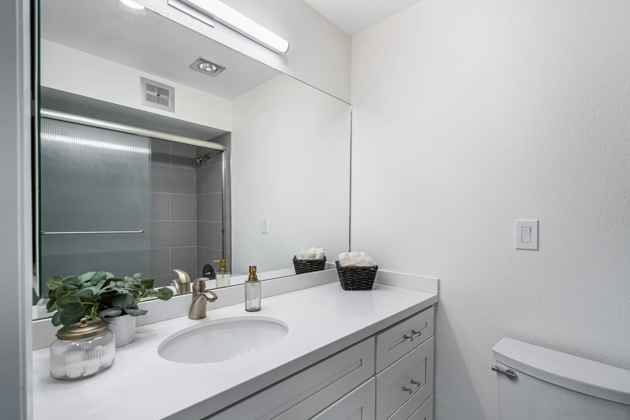 6455 La Jolla Blvd Unit: 302