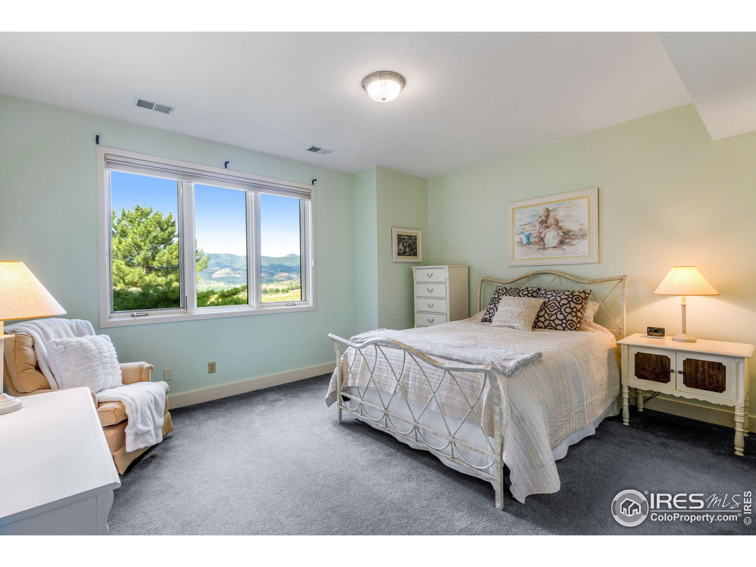 4676 Indian Creek Rd