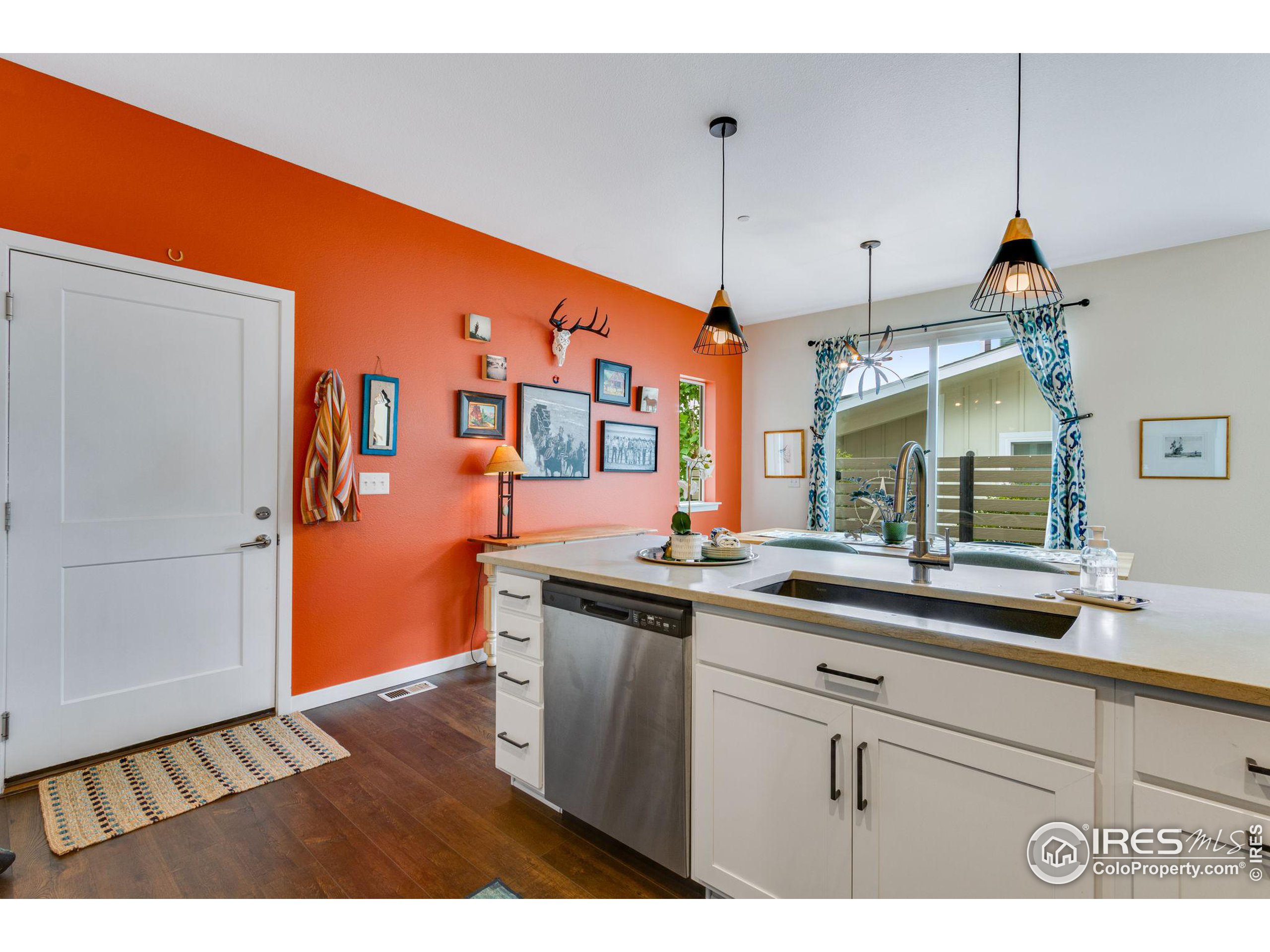 3349 Green Lake Dr 3