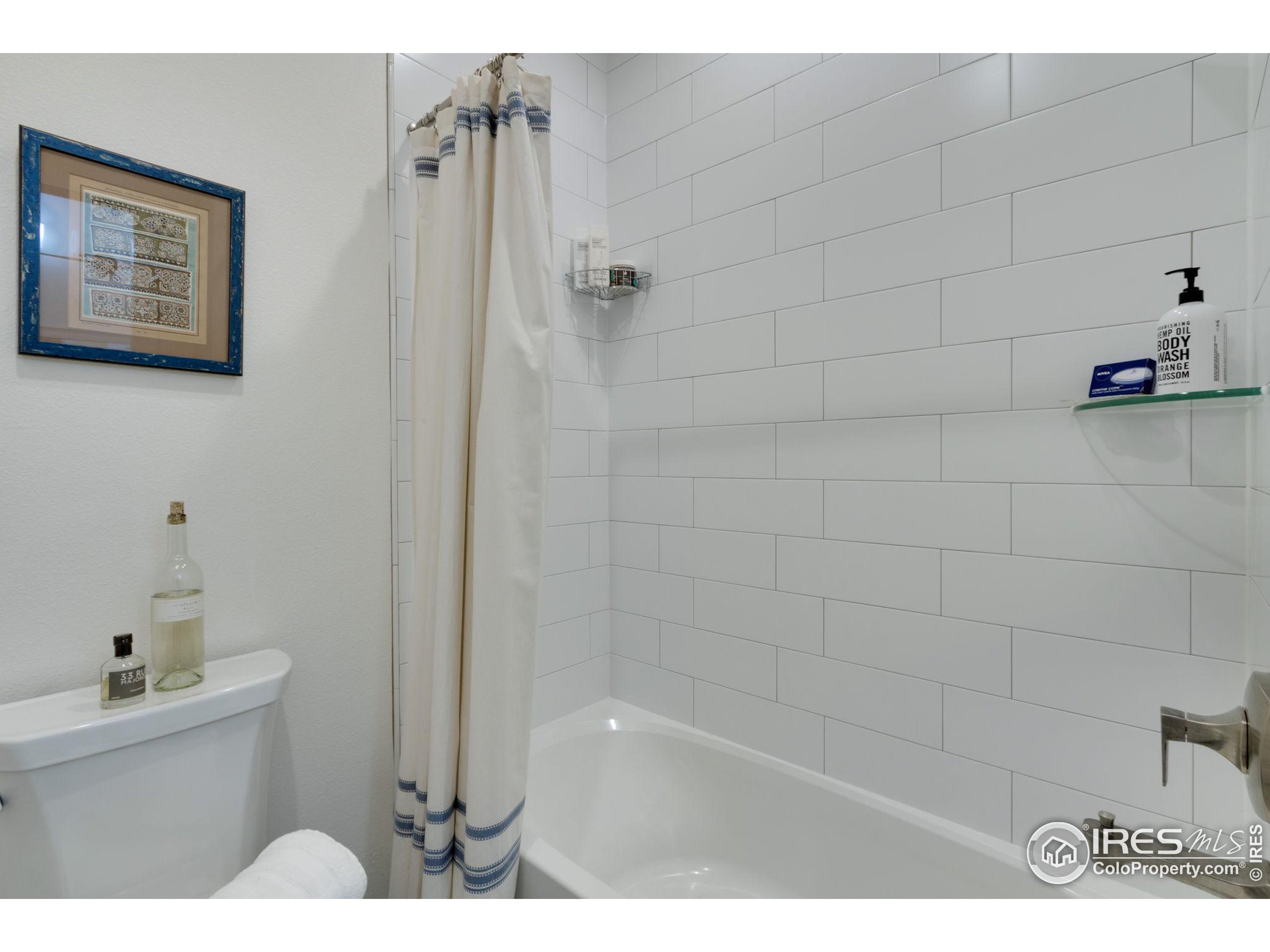 3349 Green Lake Dr 3