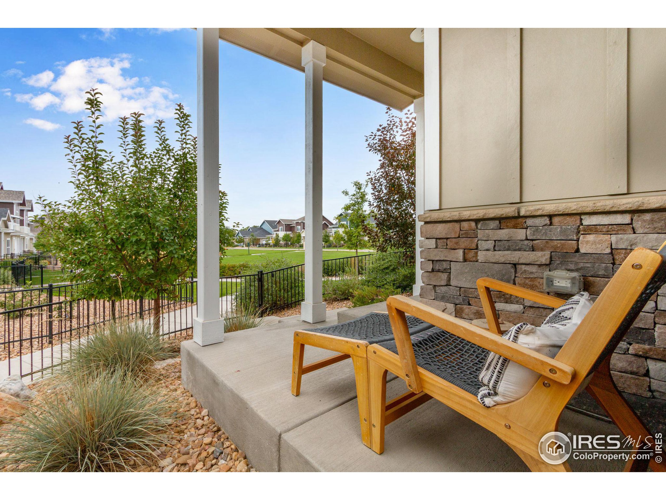 3349 Green Lake Dr 3