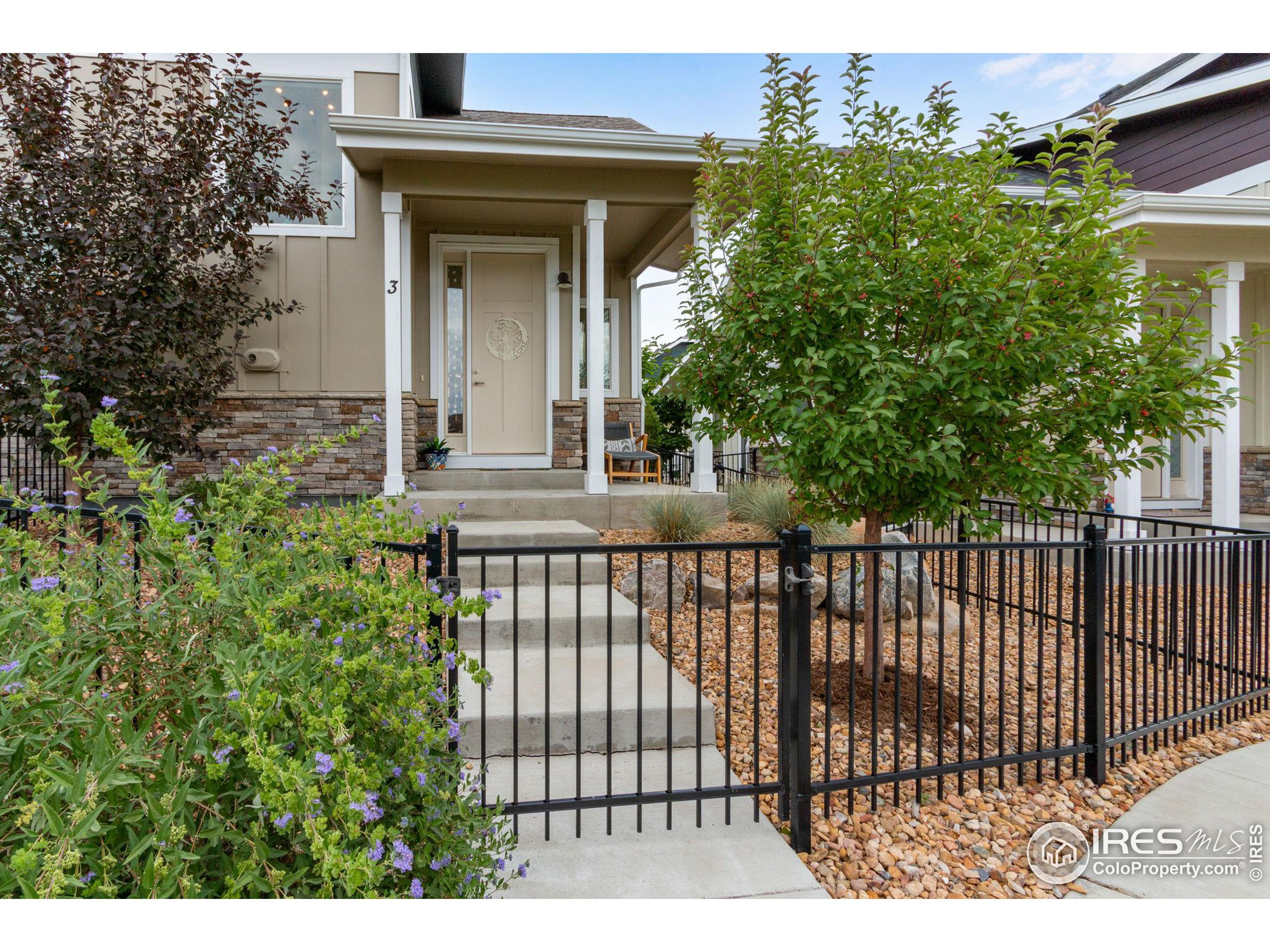 3349 Green Lake Dr 3