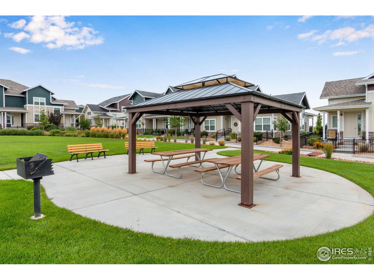 3349 Green Lake Dr 3