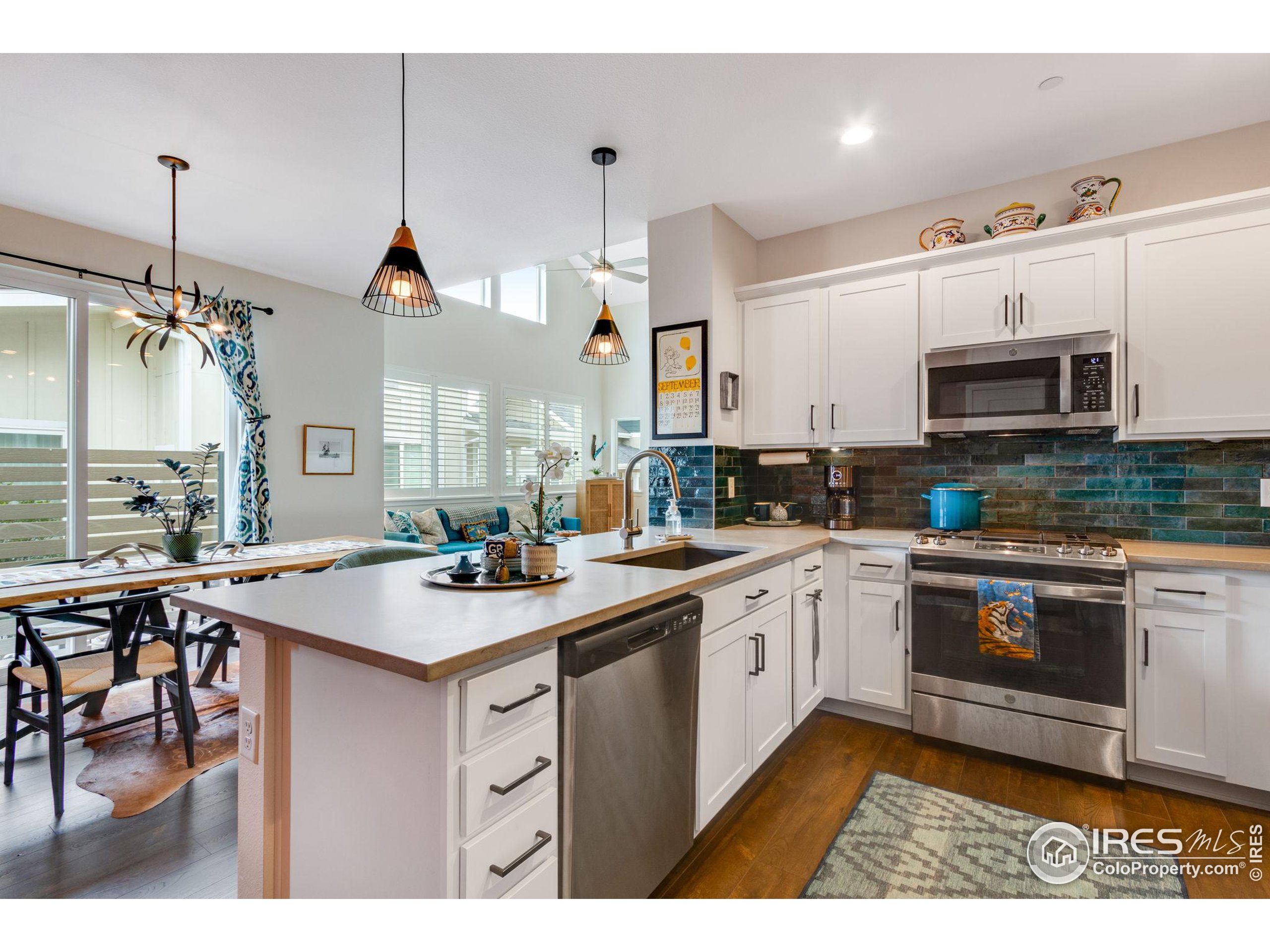 3349 Green Lake Dr 3