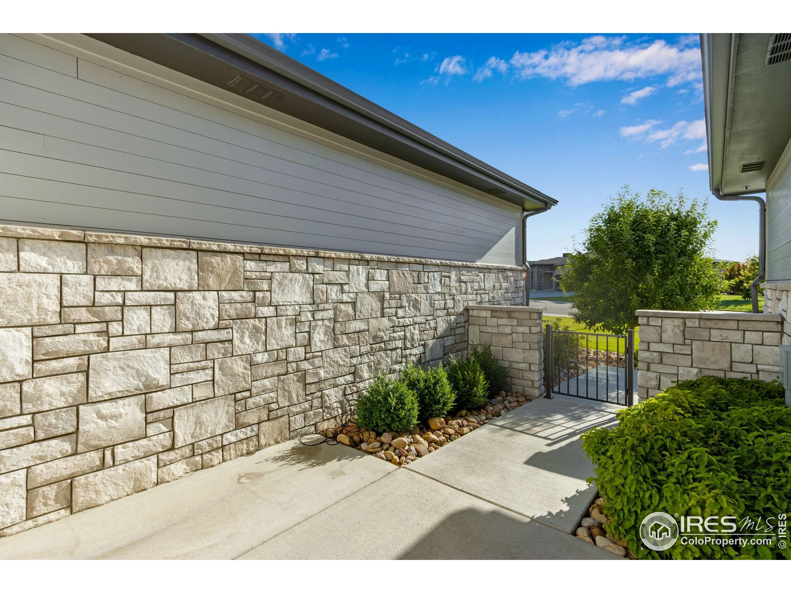 4264 Grand Park Dr