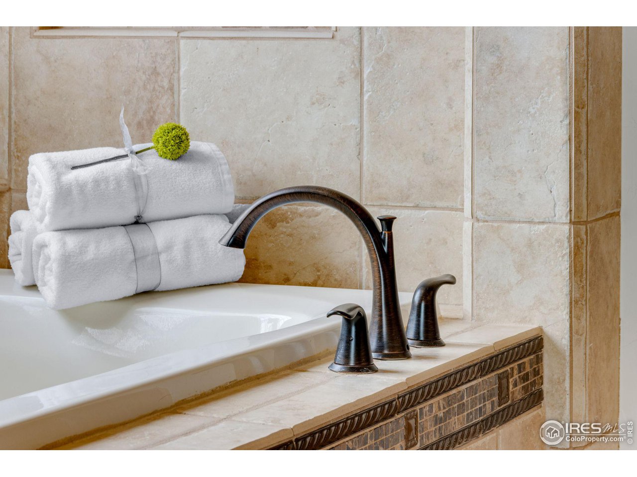 3865 Valley Crest Dr