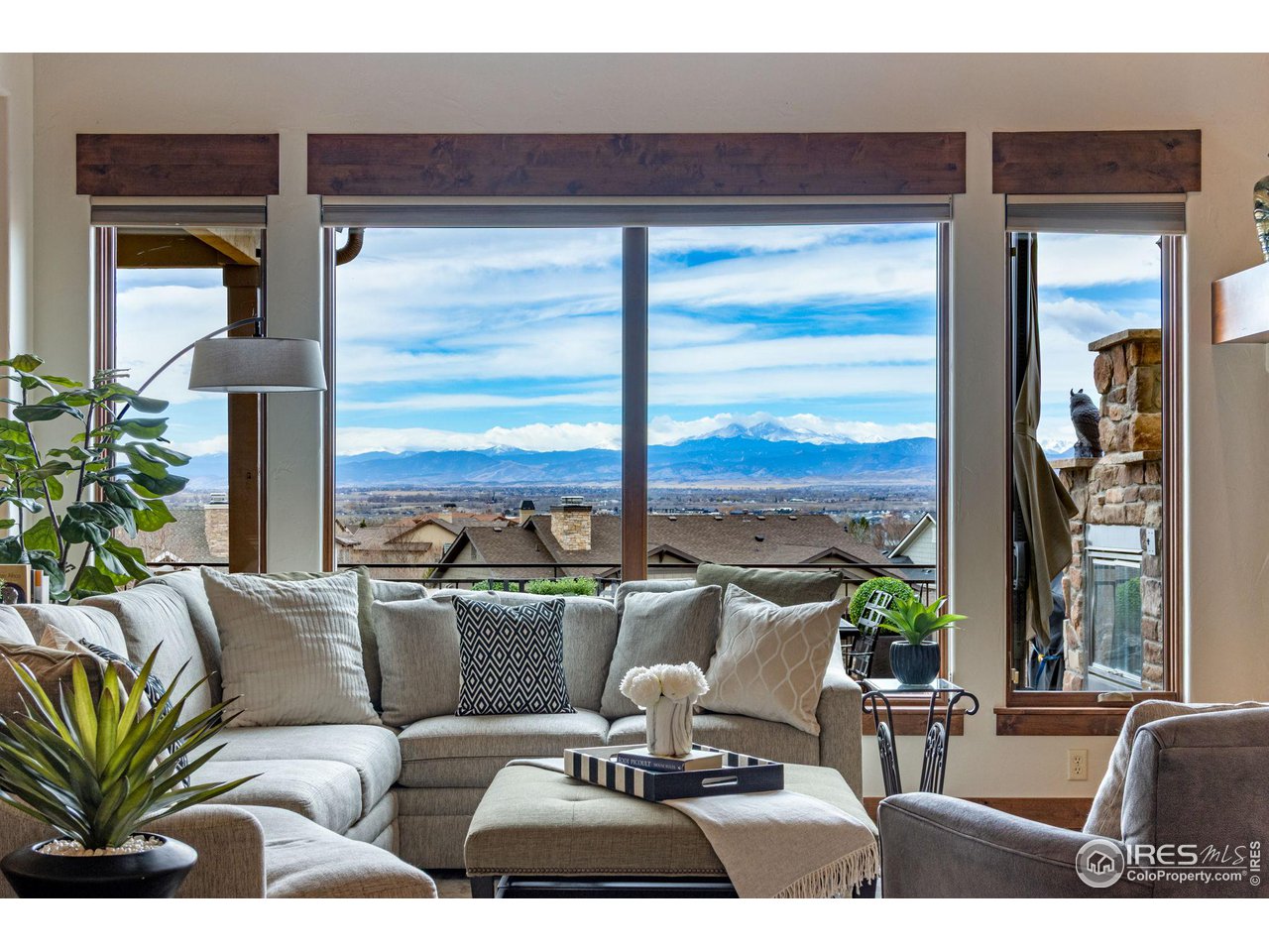 3865 Valley Crest Dr