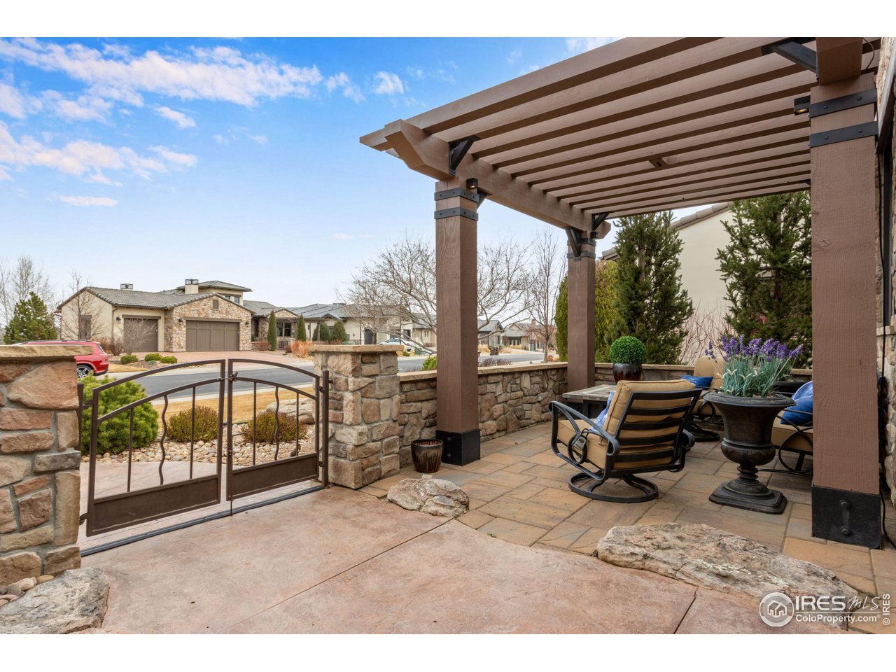 3865 Valley Crest Dr