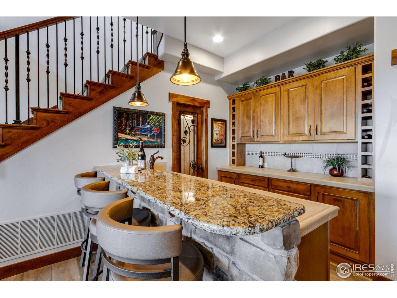 3865 Valley Crest Dr