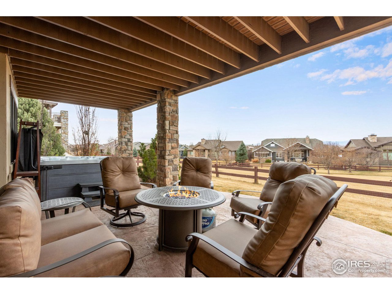 3865 Valley Crest Dr