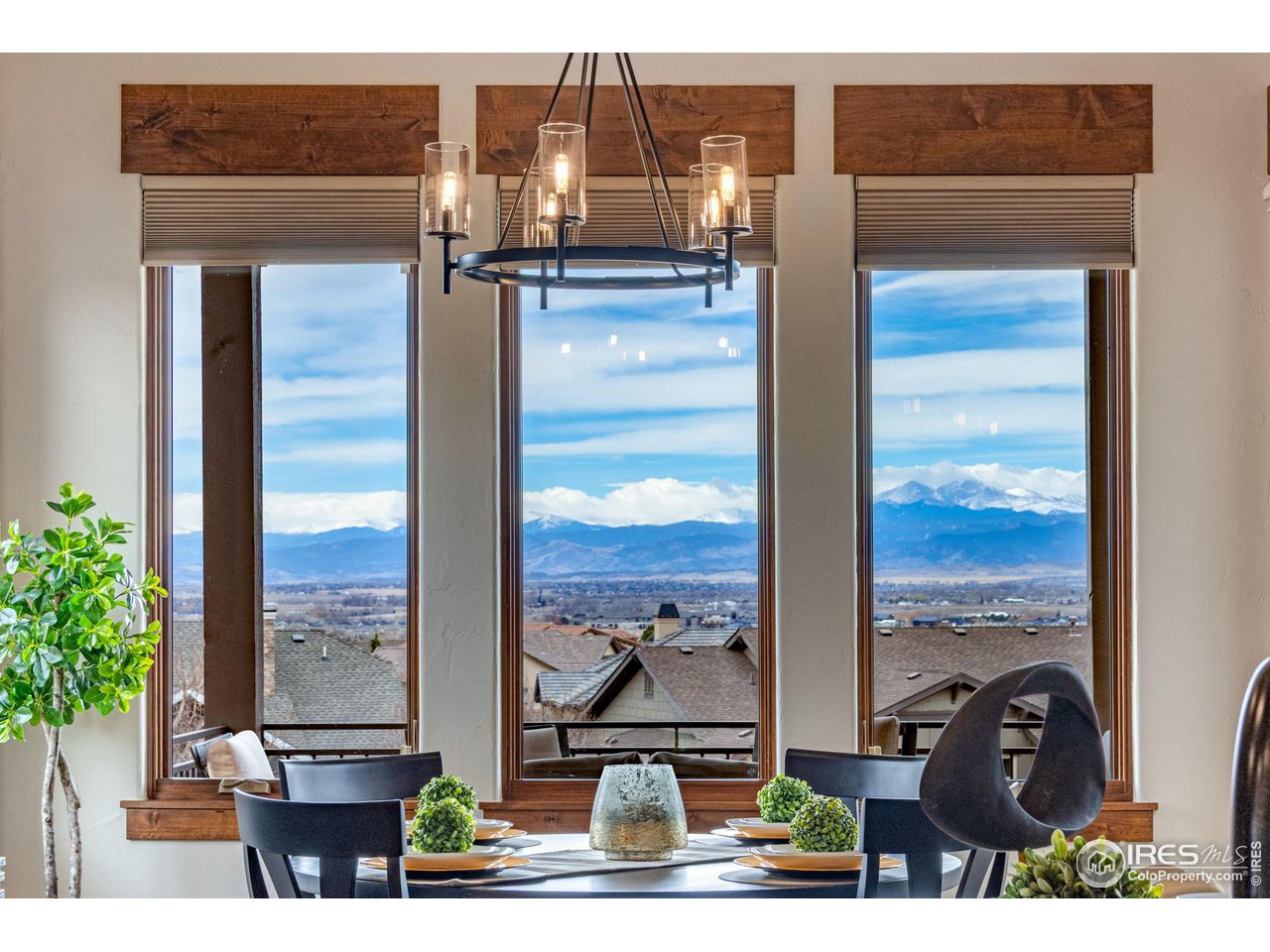 3865 Valley Crest Dr