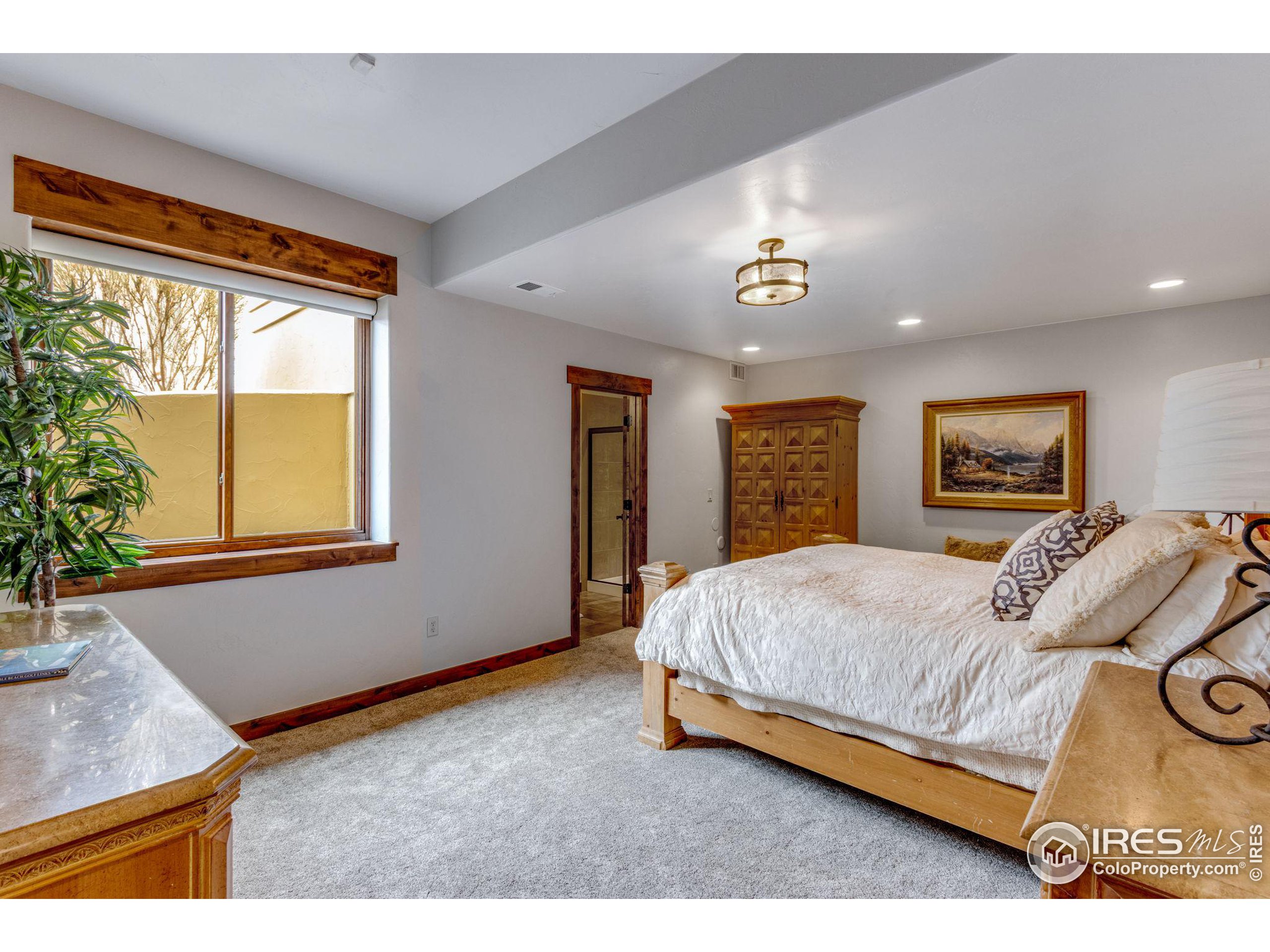 3865 Valley Crest Dr