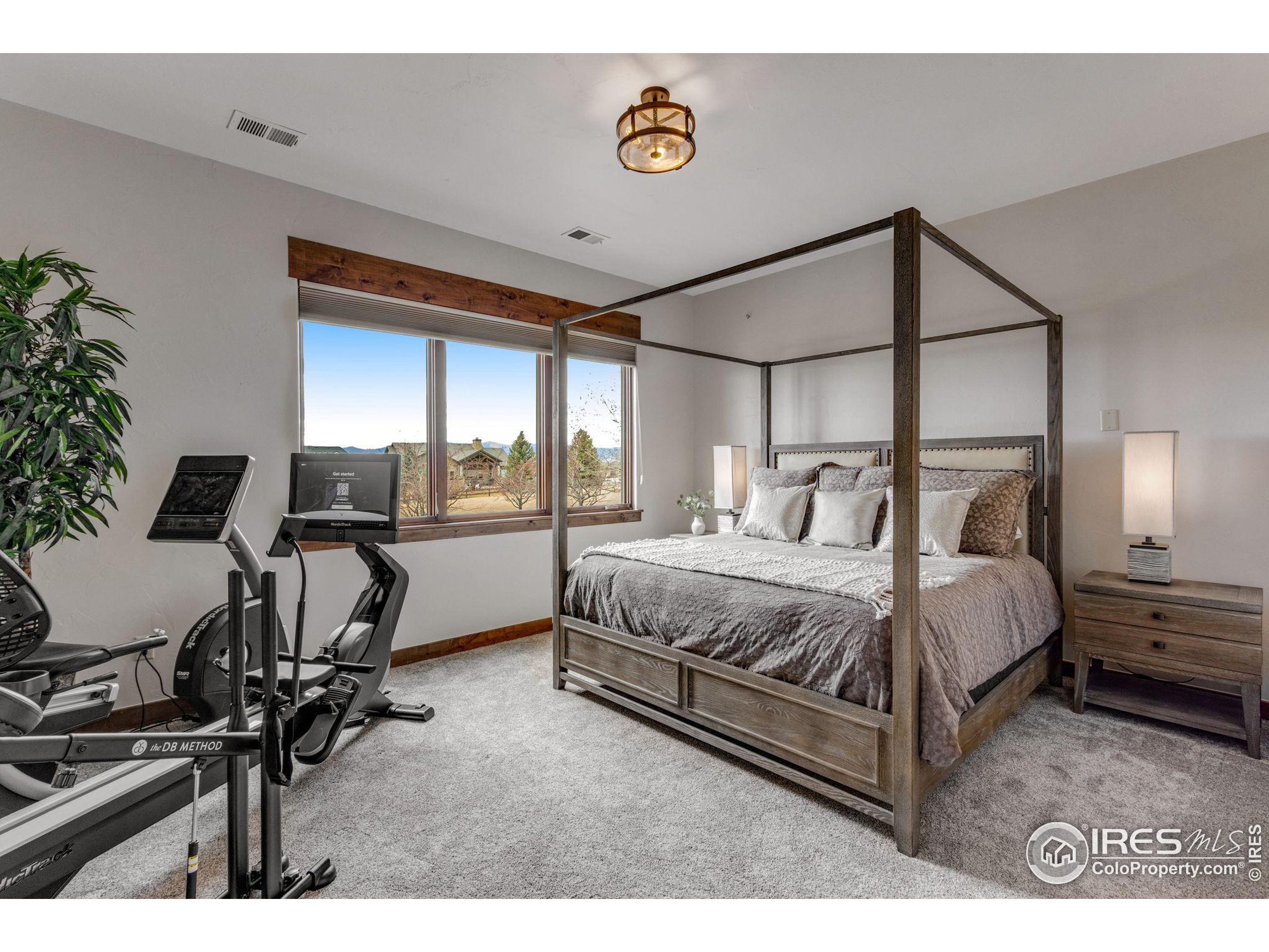 3865 Valley Crest Dr