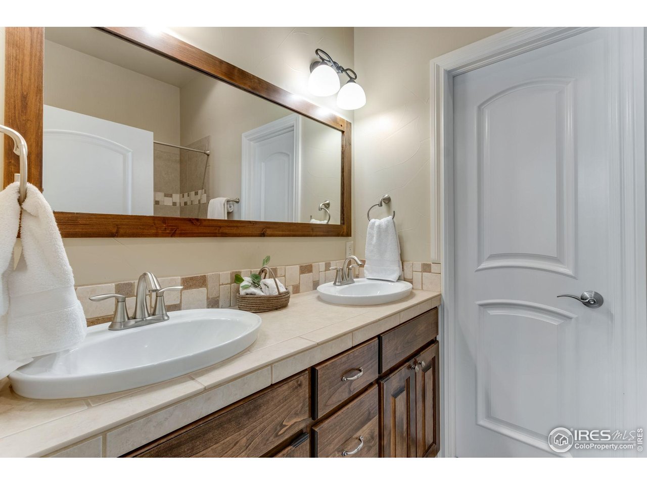 937 Skipping Stone Ct