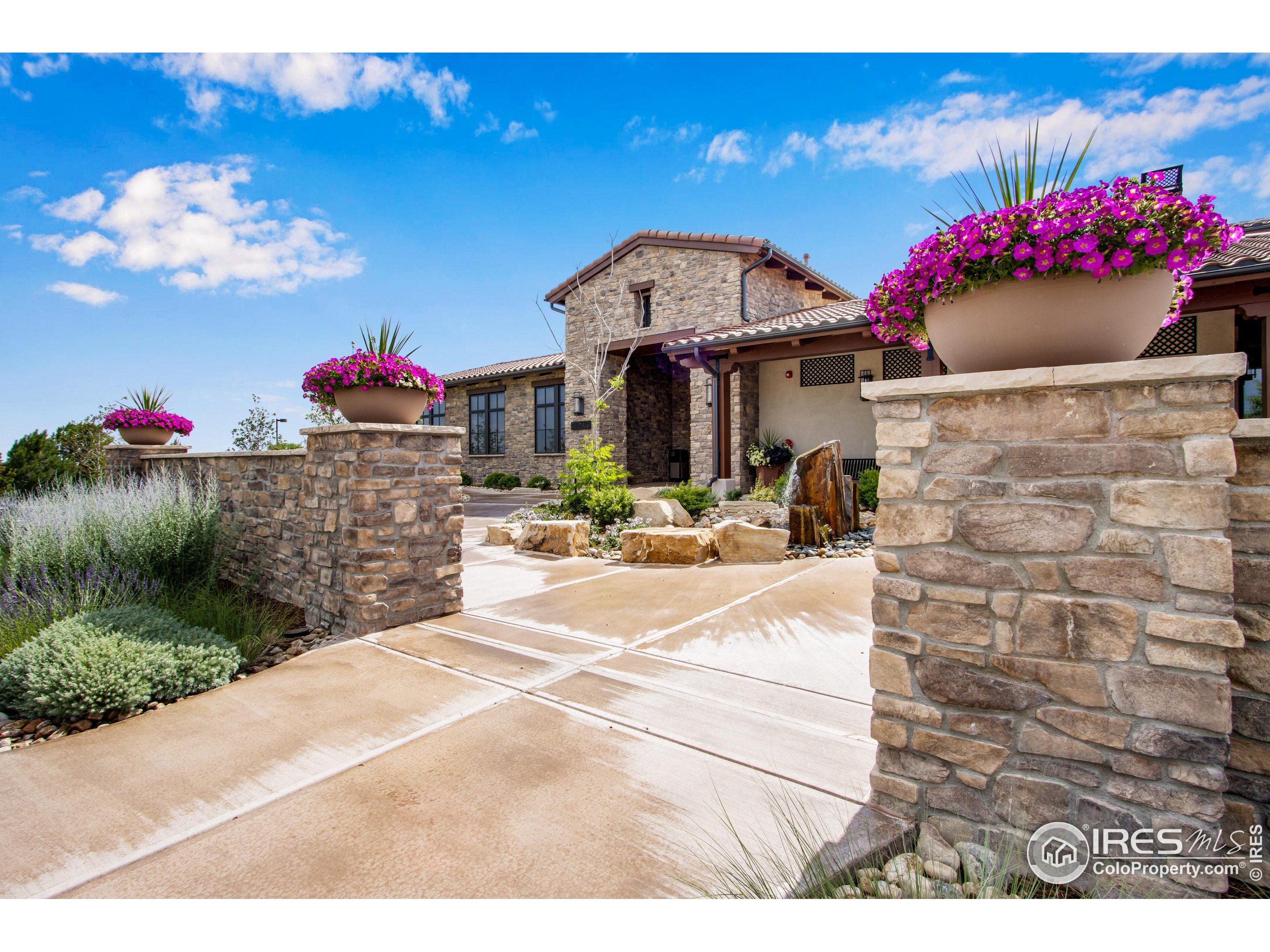 4264 Grand Park Dr