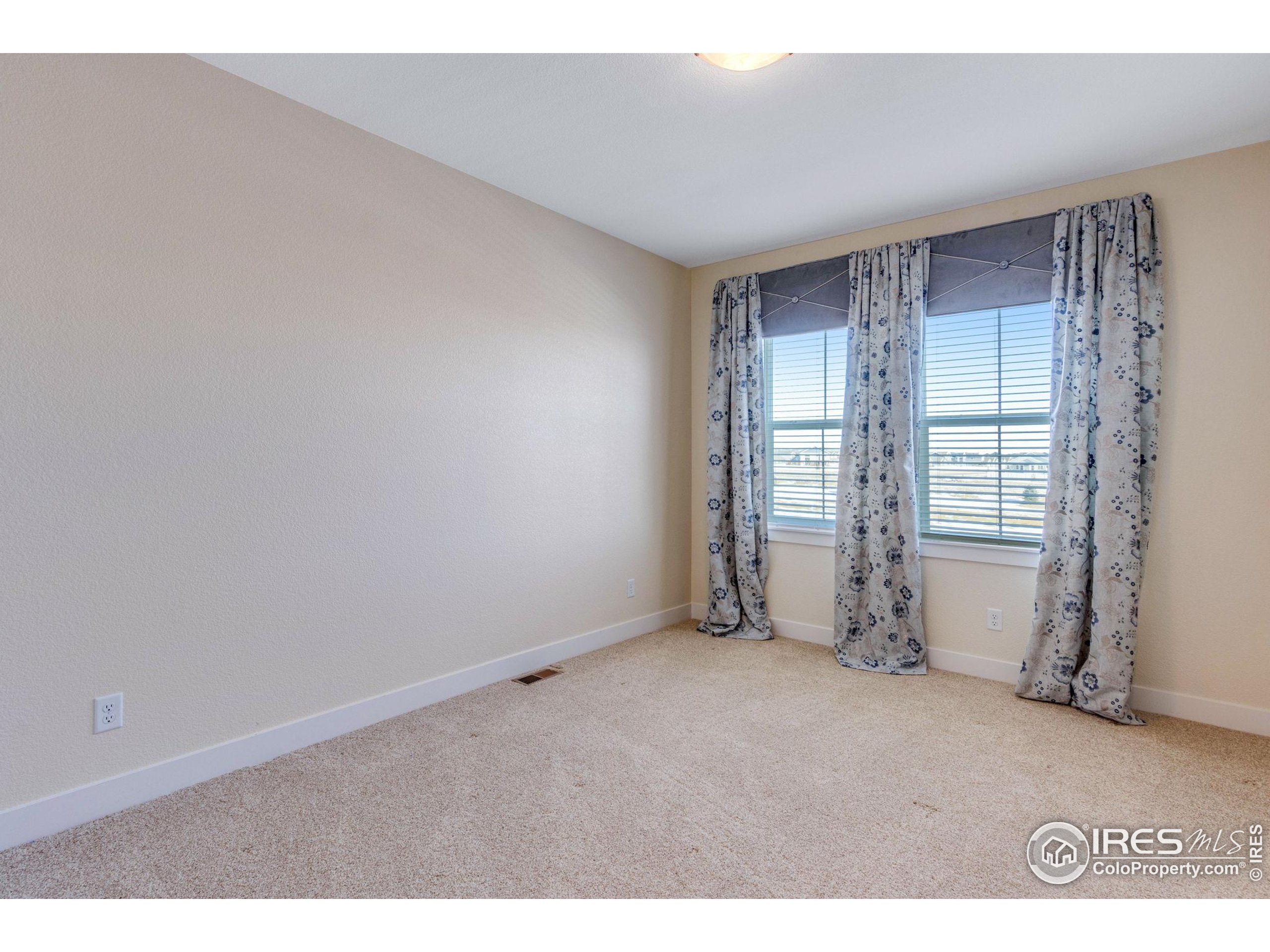 4264 Grand Park Dr