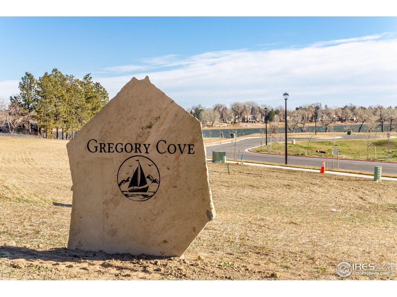 2 Gregory Cove Dr