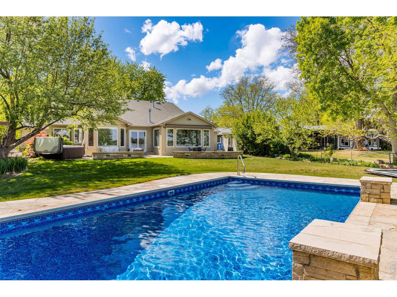 1502 Westshore Dr