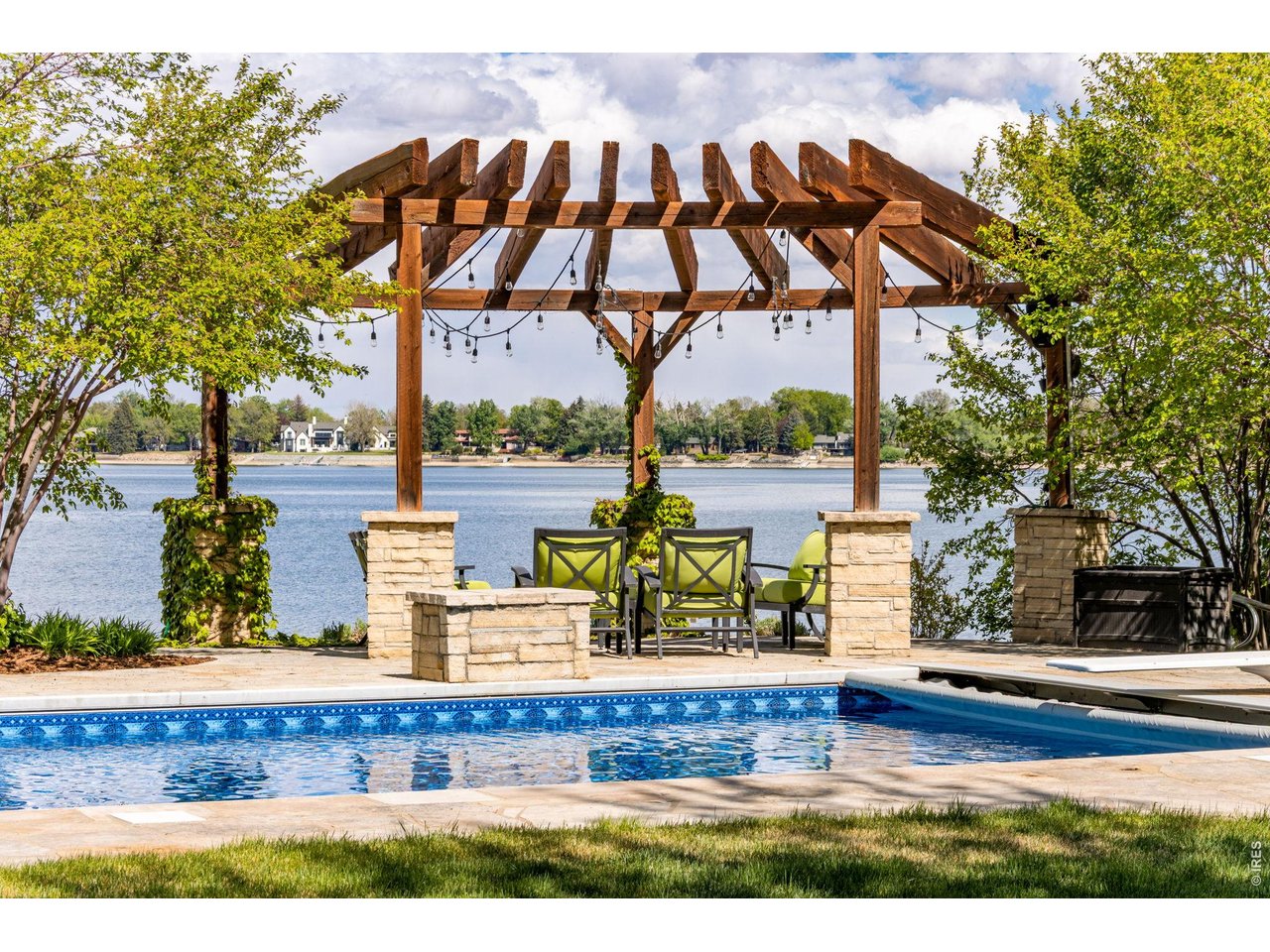1502 Westshore Dr