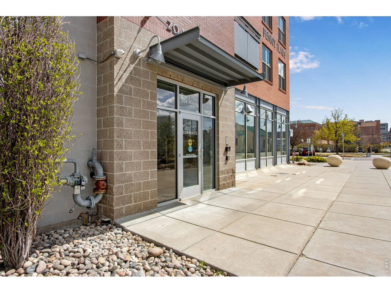 204 Maple St 208
