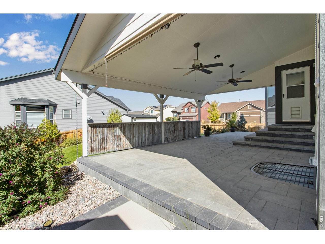 51 White Wing Ct