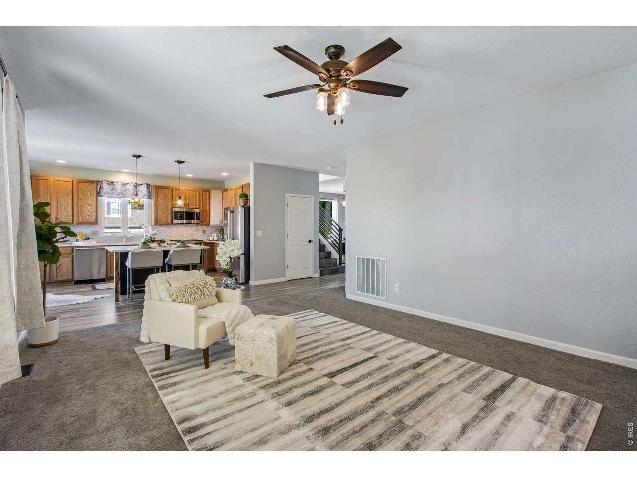 51 White Wing Ct