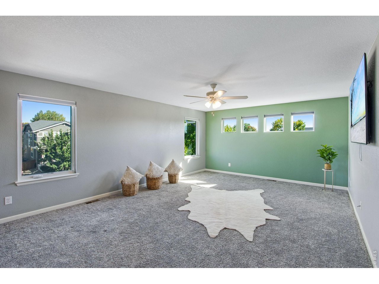 51 White Wing Ct