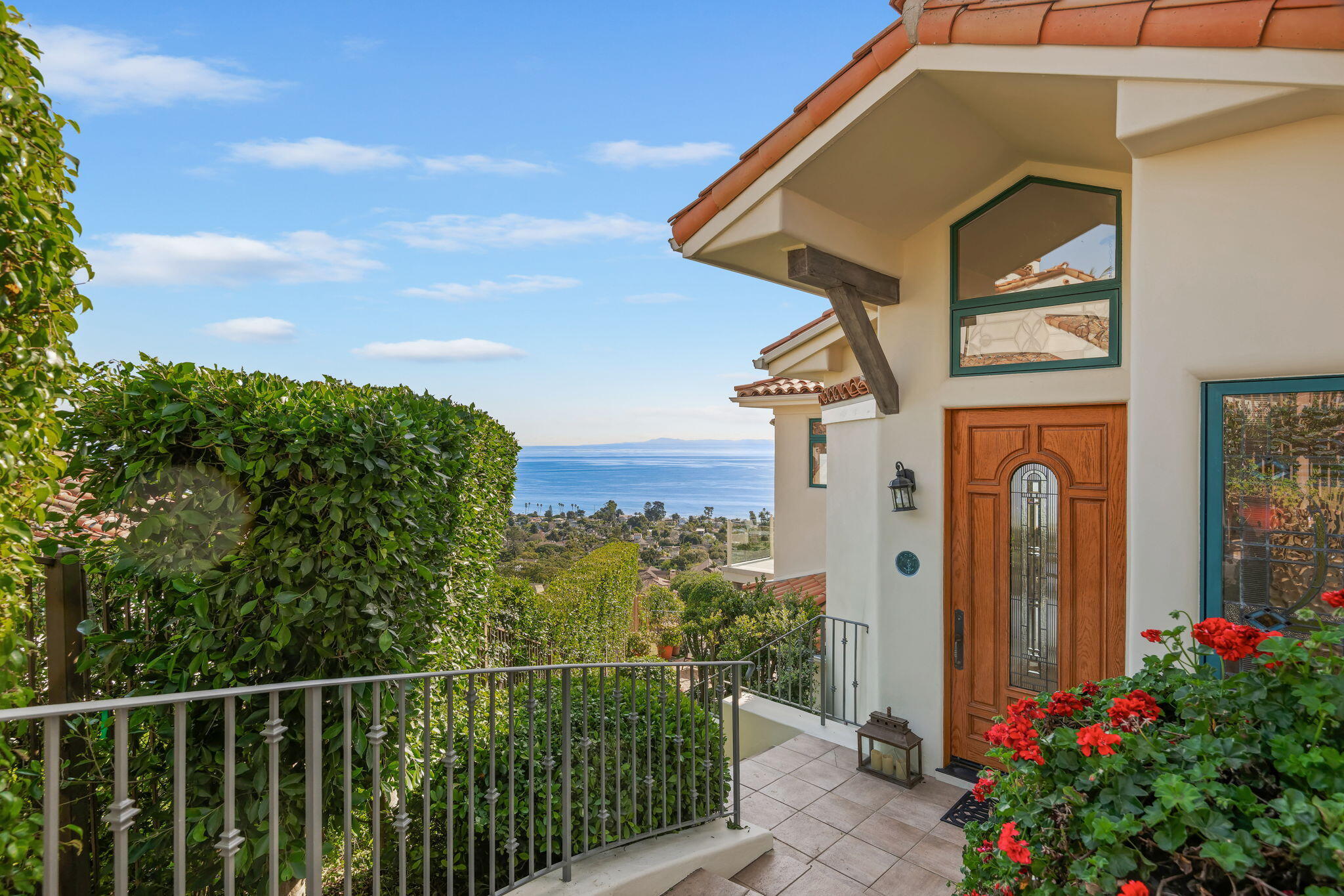 1640 La Vista Del Oceano Drive