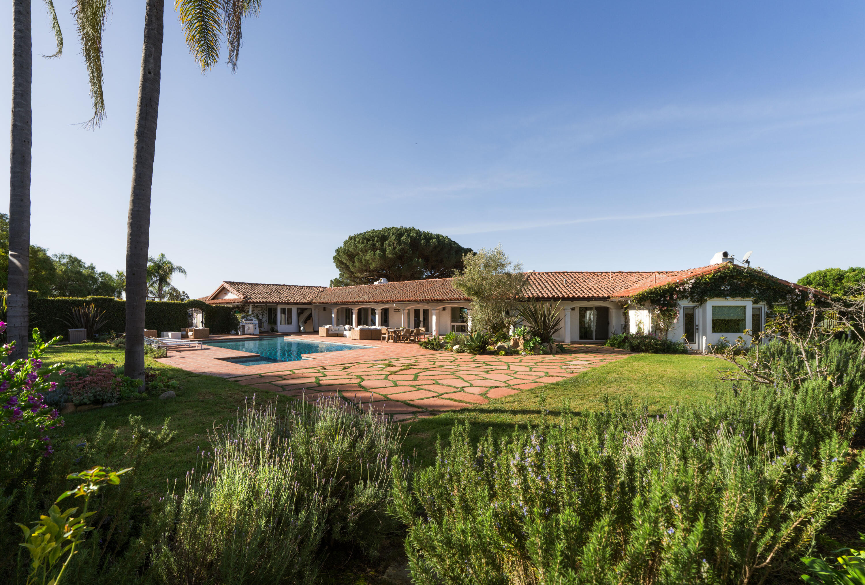 1214 Lomita Lane