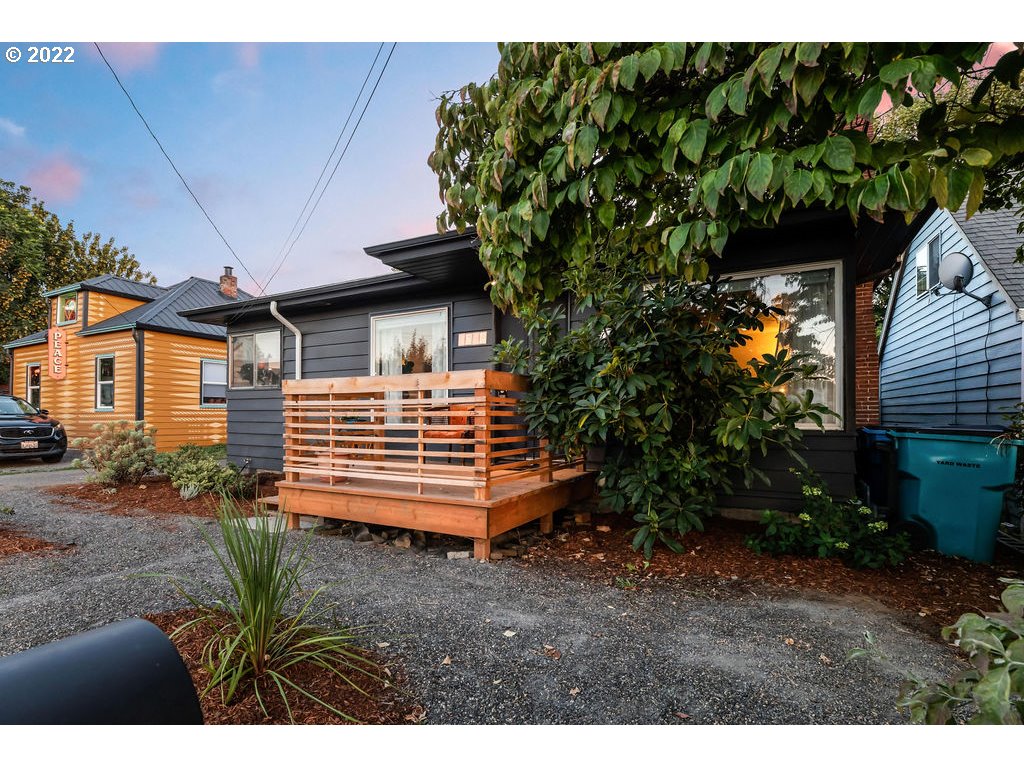 1011 W FOURTH PLAIN BLVD