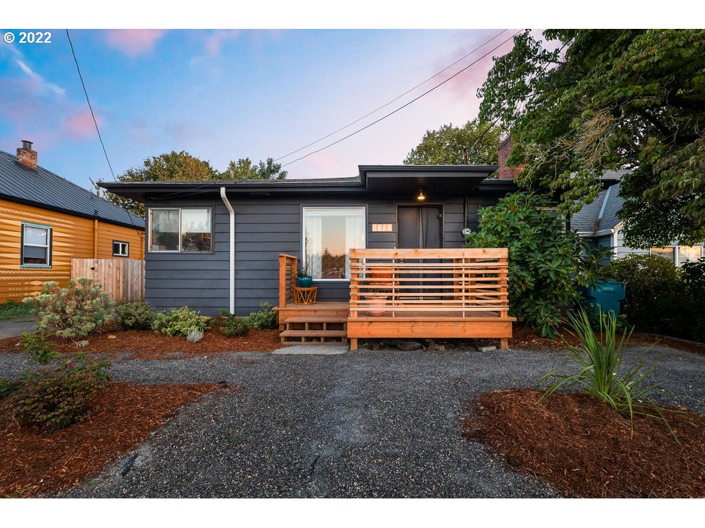 1011 W FOURTH PLAIN BLVD