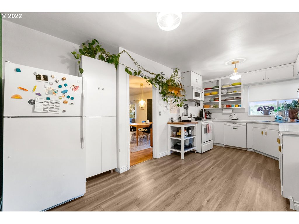 1011 W FOURTH PLAIN BLVD