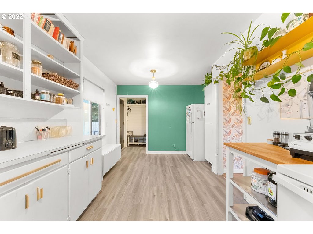 1011 W FOURTH PLAIN BLVD