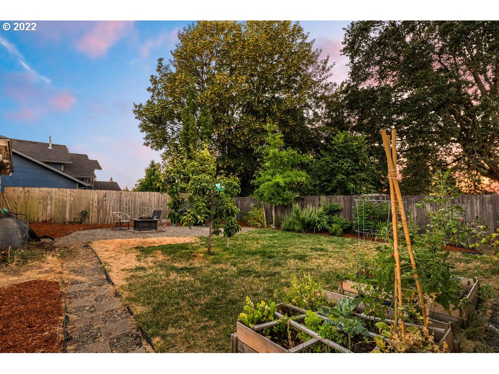 1011 W FOURTH PLAIN BLVD