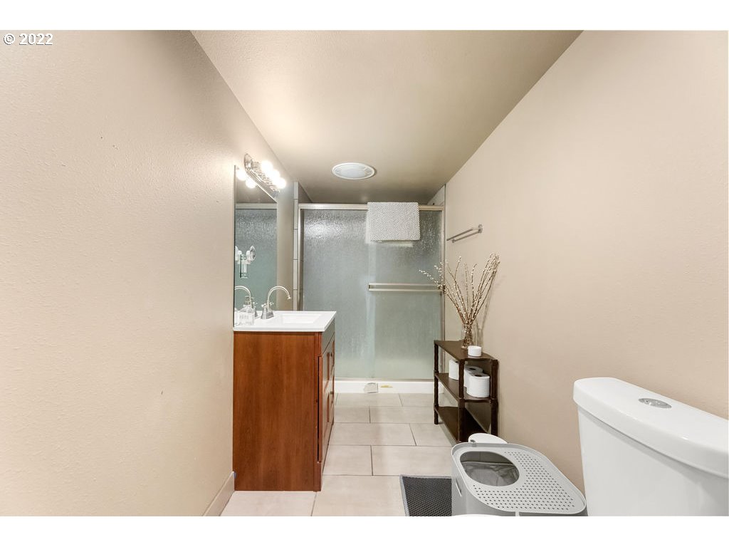 1011 W FOURTH PLAIN BLVD