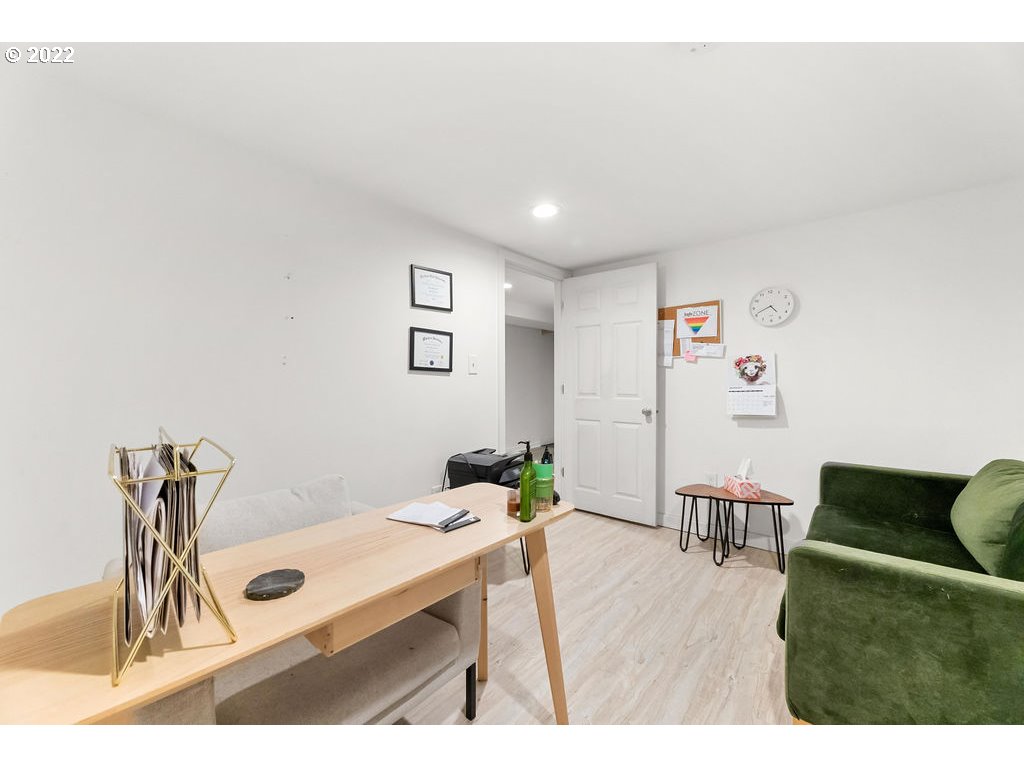 1011 W FOURTH PLAIN BLVD