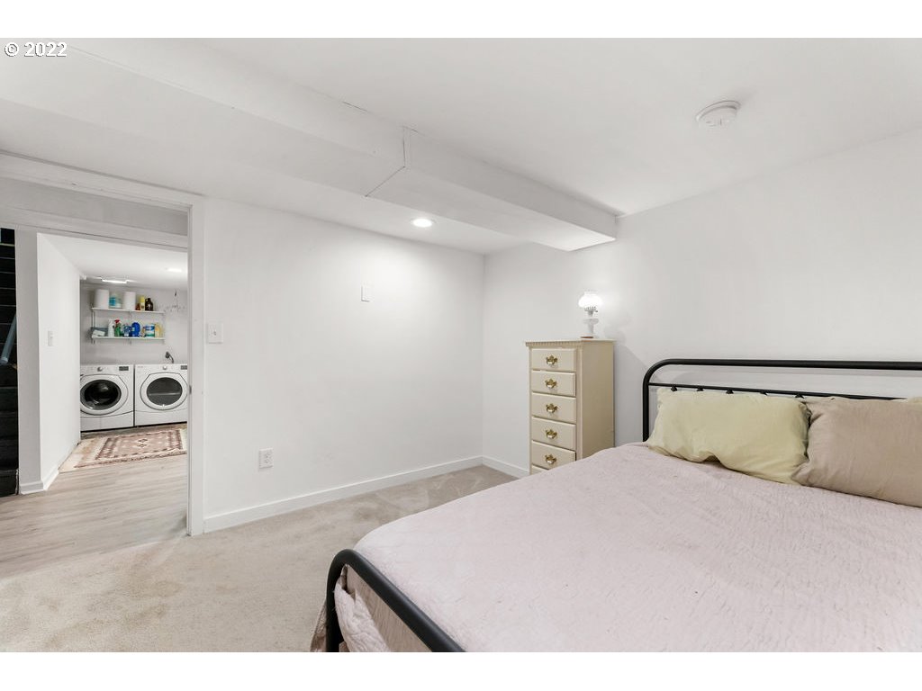 1011 W FOURTH PLAIN BLVD