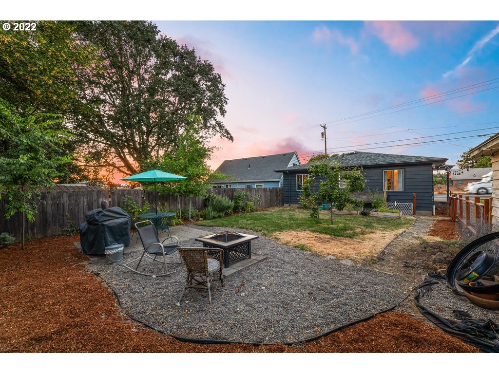 1011 W FOURTH PLAIN BLVD