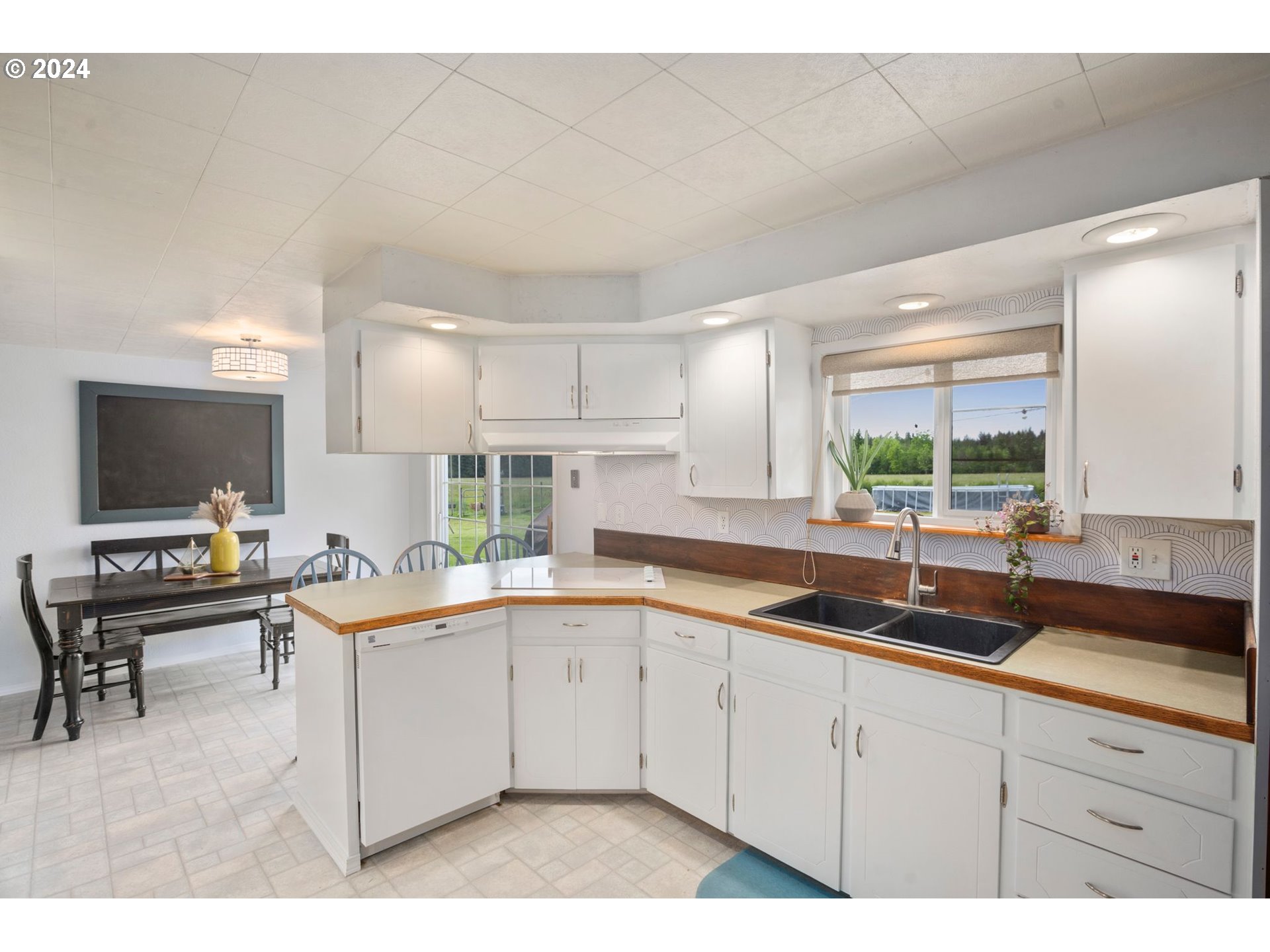 220 DREWS PRAIRIE RD