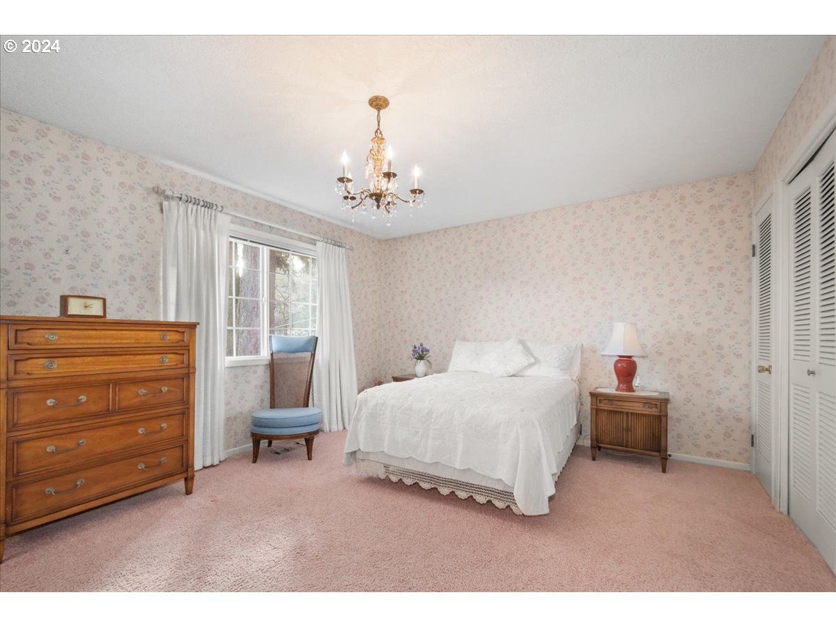 4901 NW WASHINGTON ST