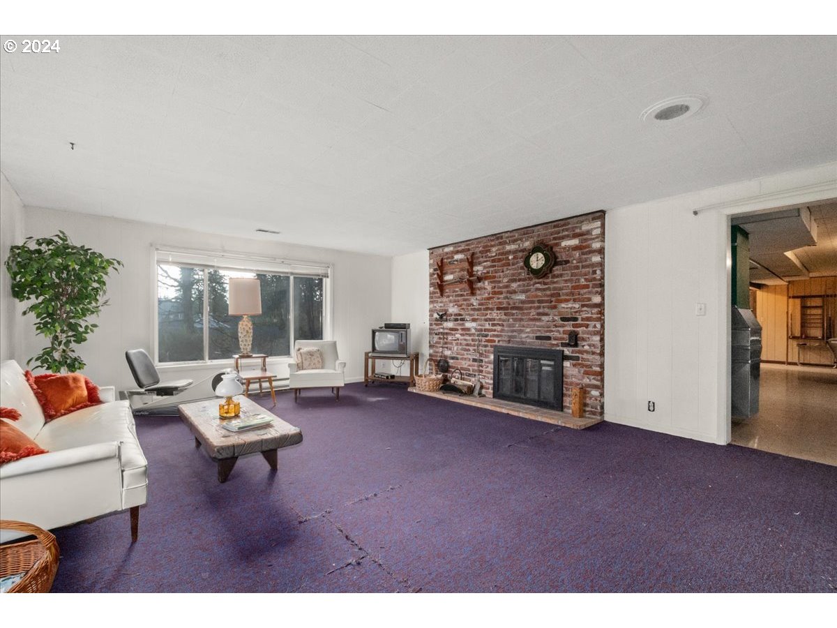 4901 NW WASHINGTON ST